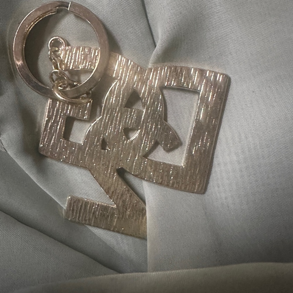 DG2 Keychain - Picture 3 of 3
